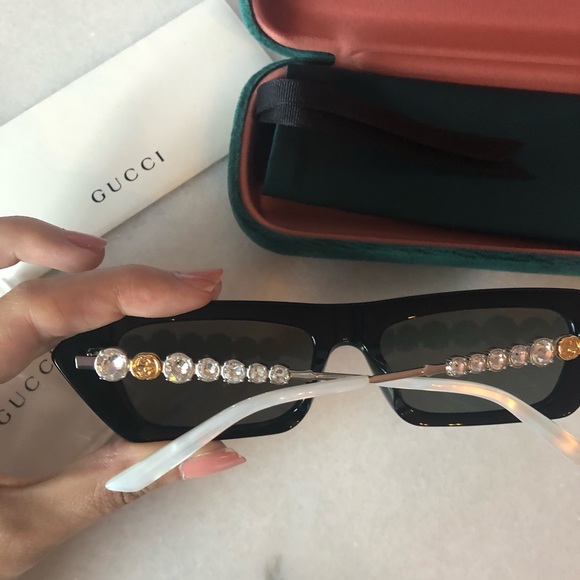 *New* GUCCI AUTHENTIC sunglasses - Picture 5 of 14